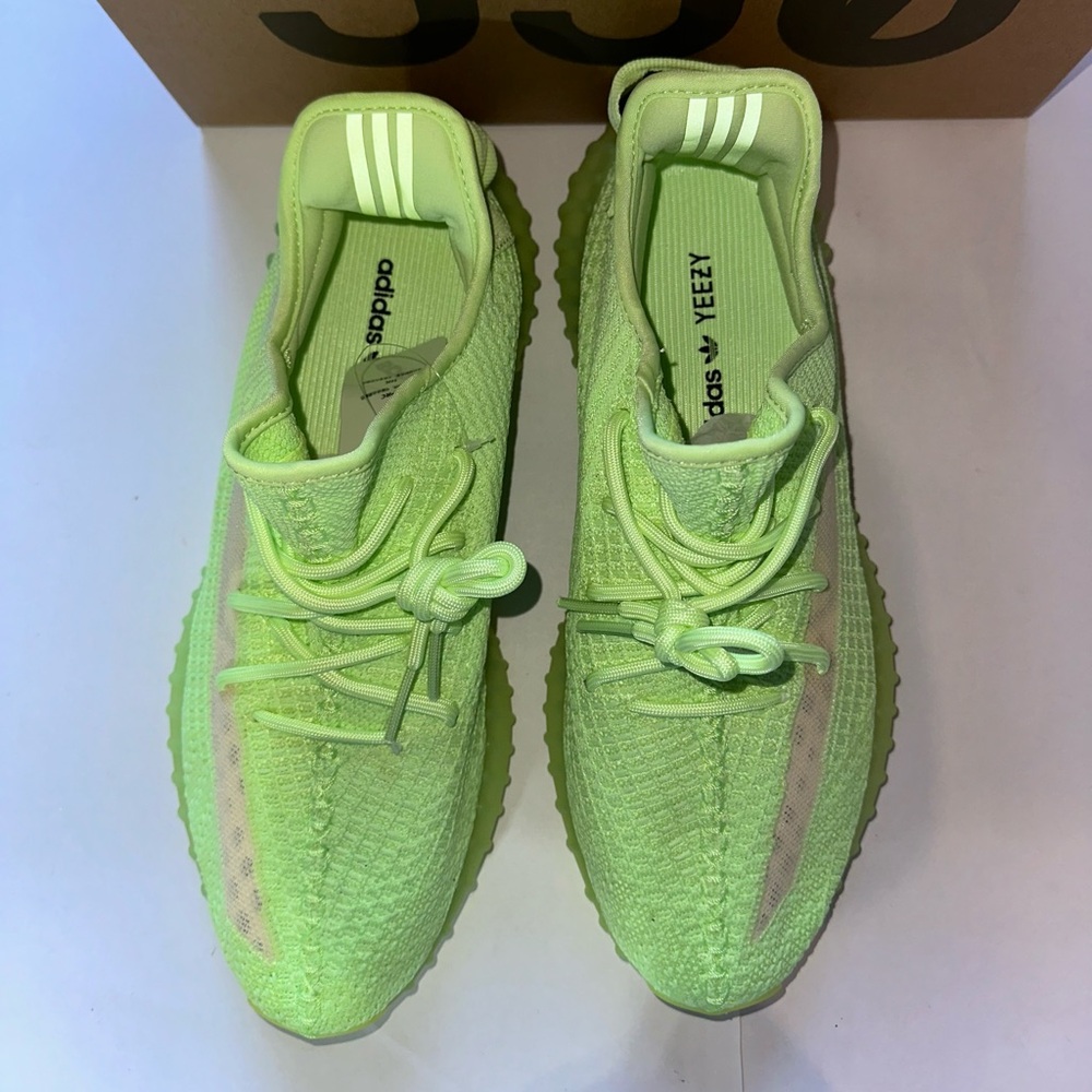 Adidas Yeezy Boost 350 V2 Glow in Dark Neon Green NEW - Picture 4 of 9